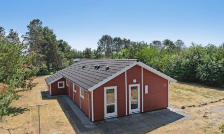 'Hialmar' - 300m from the sea 2