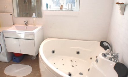 'Norman' - 150m from the sea 5