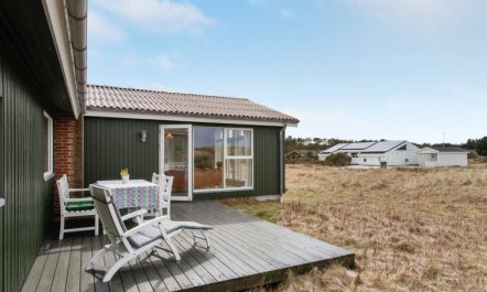 'Elco' - 450m from the sea 7