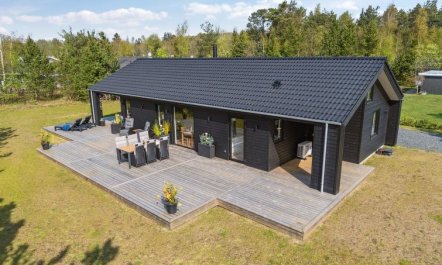 'Skakke' - 900m from the sea