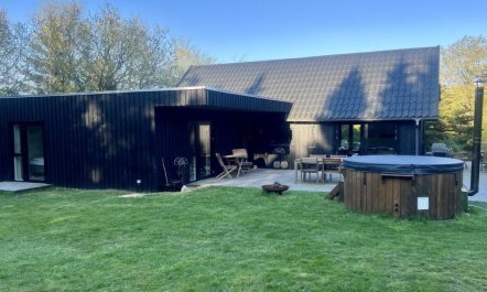 'Ewy' - 150m to the fjord