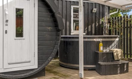 'Neli' - 850m to the fjord 2