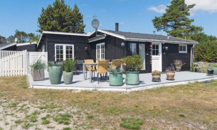 'Haidi' - 300m from the sea