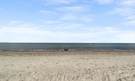 'Kiowa' - 100m from the sea 1