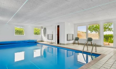 'Neele' - 800m from the sea