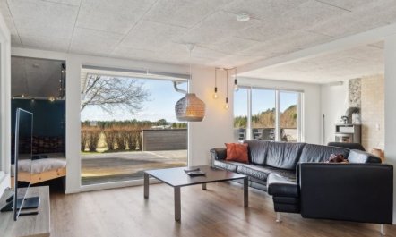 'Neele' - 800m from the sea 2