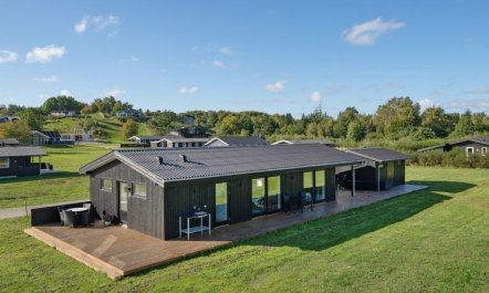 'Sighref' - 300m from the sea