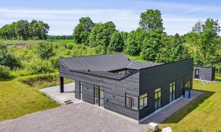 'Galatia' - 700m from the sea