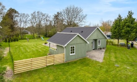 'Hinrich' - 750m from the sea 1