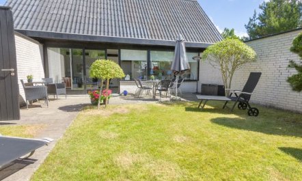 'Enya' - 600m from the sea 4