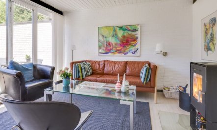 'Enya' - 600m from the sea 5