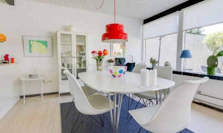 'Enya' - 600m from the sea 7