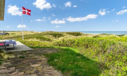 'Tinea' - 50m from the sea 7