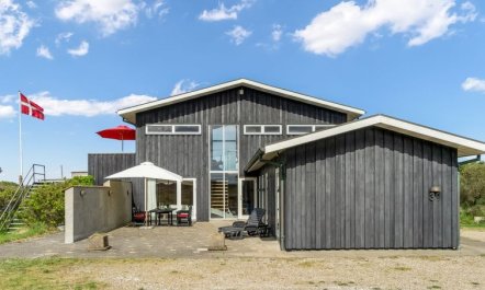 'Tinea' - 50m from the sea 4