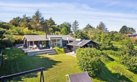 'Henryk' - 350m from the sea