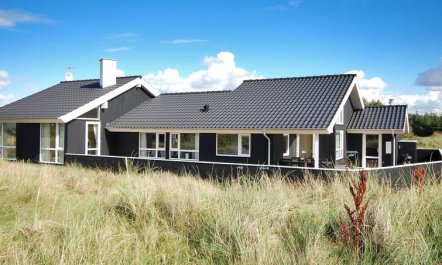 'Huno' - 400m from the sea