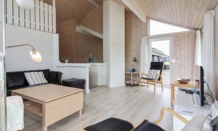 'Huno' - 400m from the sea 1