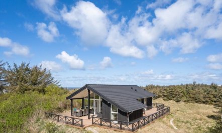 'Tayara' - 300m from the sea