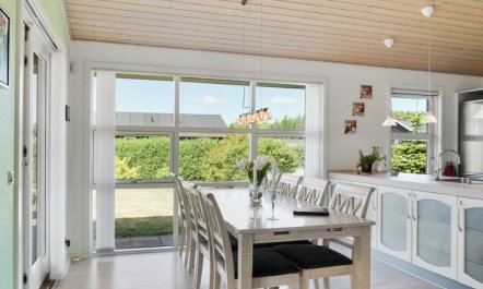 'Bertram' - 1.9km from the sea 2