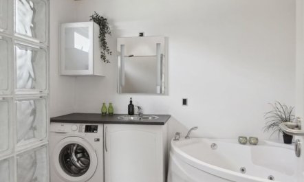 'Bertram' - 1.9km from the sea 7