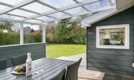 'Erhardt' - 800m from the sea 2