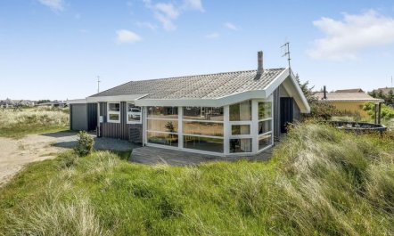 'Laurentius' - 300m from the sea