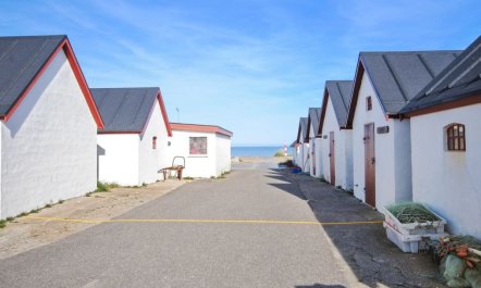 'Mavis' - 800m from the sea 2