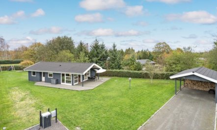 'Tayler' - 1.8km from the sea