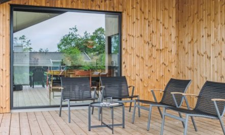 'Edina' - 350m from the sea 5