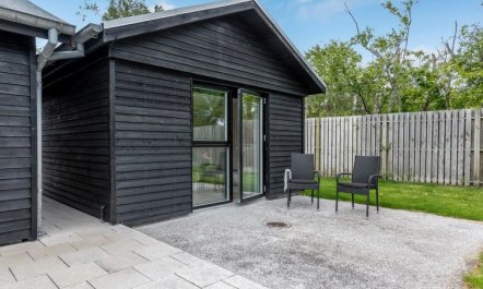 'Fay' - 25m from the sea 6