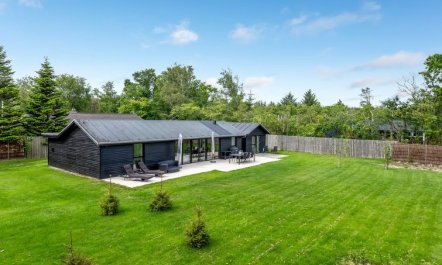 'Fay' - 25m from the sea 5