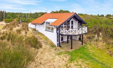 'Viktorija' - 800m from the sea