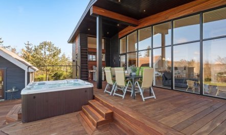 'Ylvi' - 250m from the sea 6