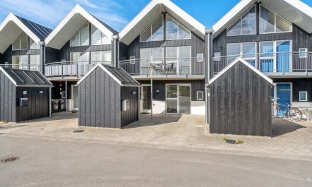 'Katharine' - 600m from the sea