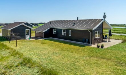 'Sinica' - 1.4km from the sea