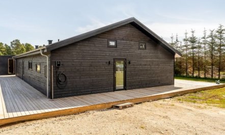 'Mads' - 700m from the sea 3