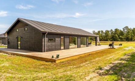 'Mads' - 700m from the sea 2