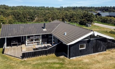 'Juris' - 950m from the sea