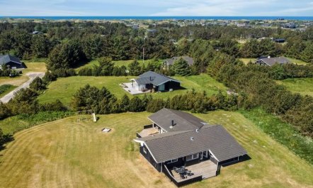 'Juris' - 950m from the sea 2