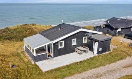 'Freydis' - 92m from the sea 4