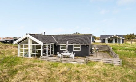 'Dreng' - 800m from the sea 2