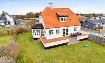 'Birtir' - 200m from the sea