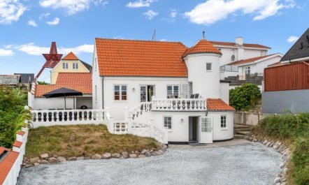 'Edmond' - 150m from the sea 2