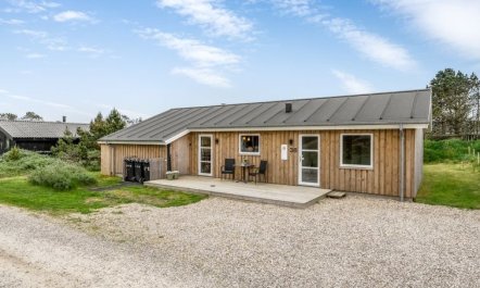 'Gyrial' - 950m from the sea