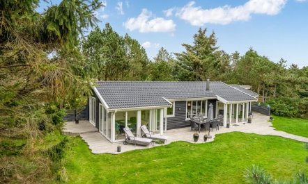 'Ulli' - 1.6km from the sea 3