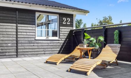 'Erna' - 400m from the sea 6