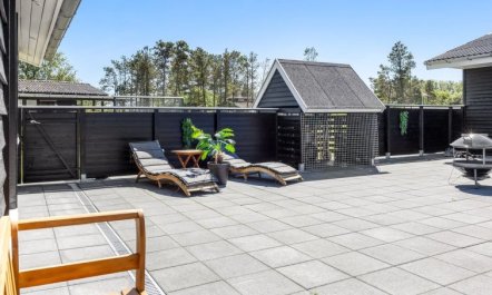 'Erna' - 400m from the sea 5