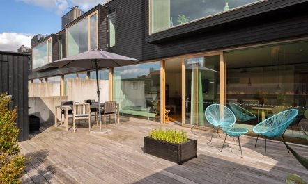 'Heigo' - 25m from the sea