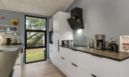 'Tatania' - 800m from the sea 1