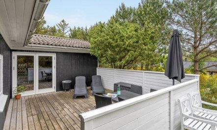 'Jaskirt' - 125m from the sea 6